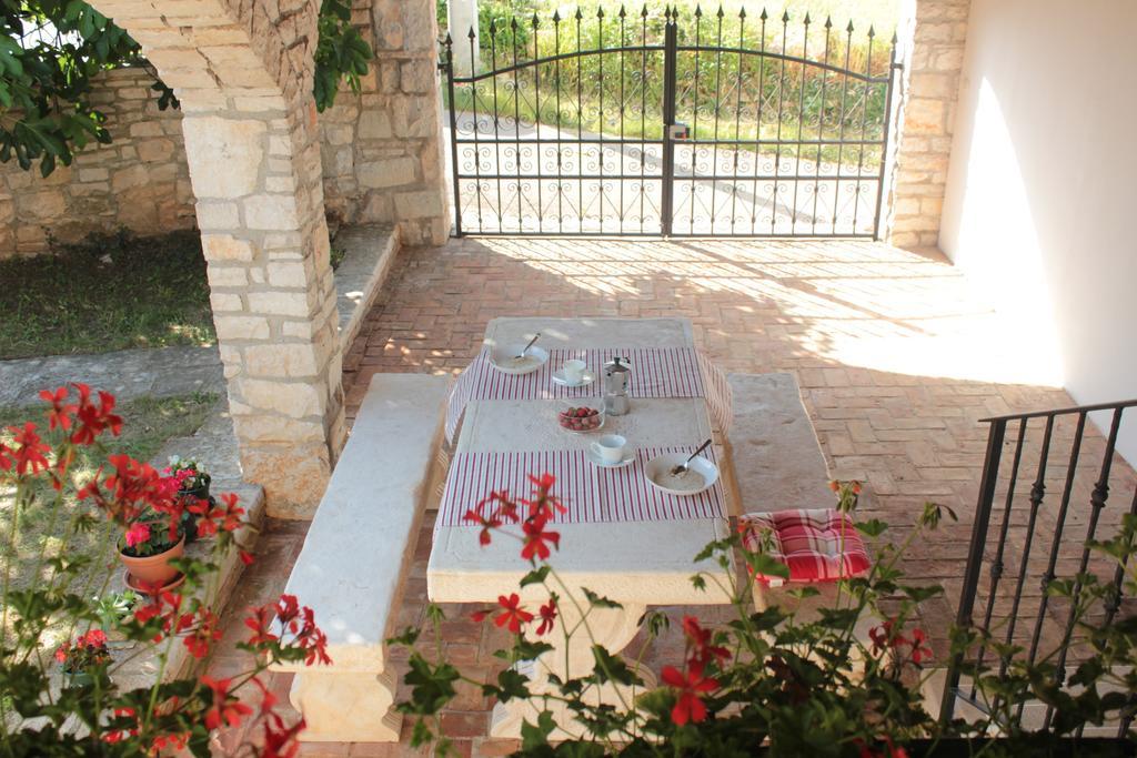 Holiday Home Kukurin Bale Luaran gambar